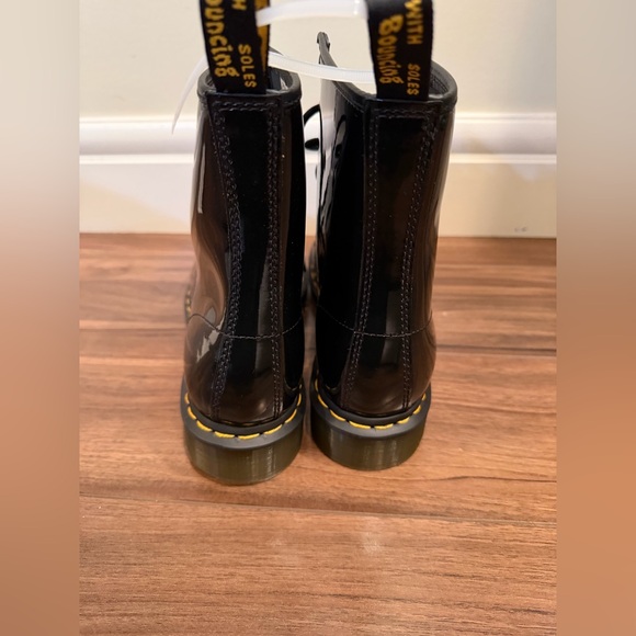 Dr. Martens Eight-Eye 8 Hole Patent Leather Boots Size 9 NWOT - Picture 4 of 4